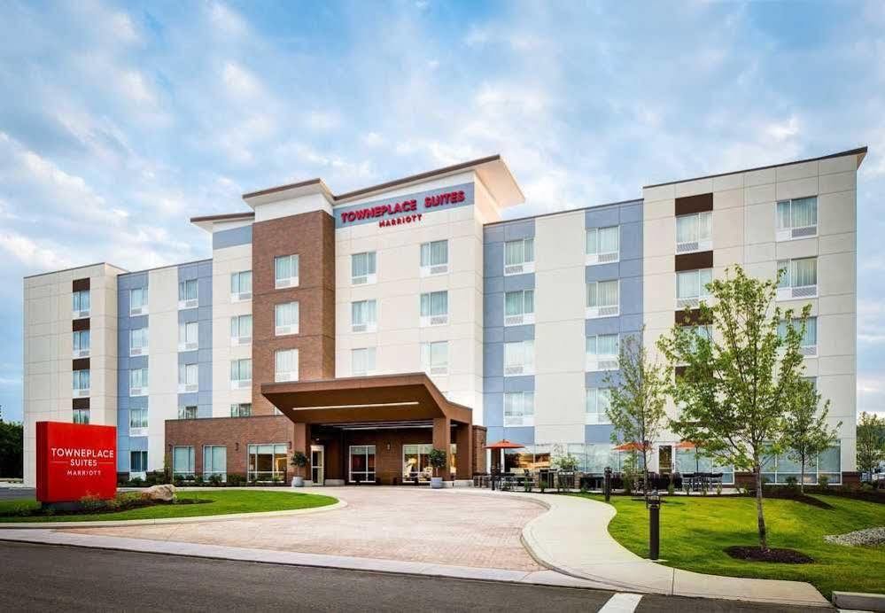 Courtyard By Marriott Battle Creek Hotel Exterior photo